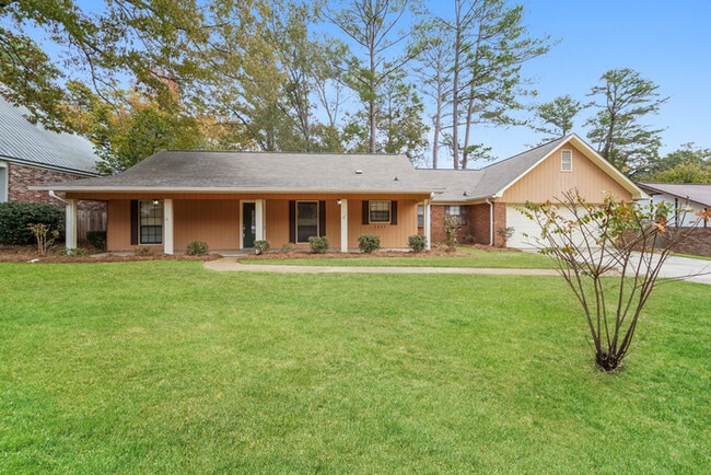 Building Photo - 7 Sandway Dr