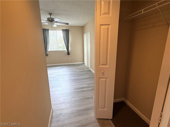 Building Photo - 1865 Florida Club Dr