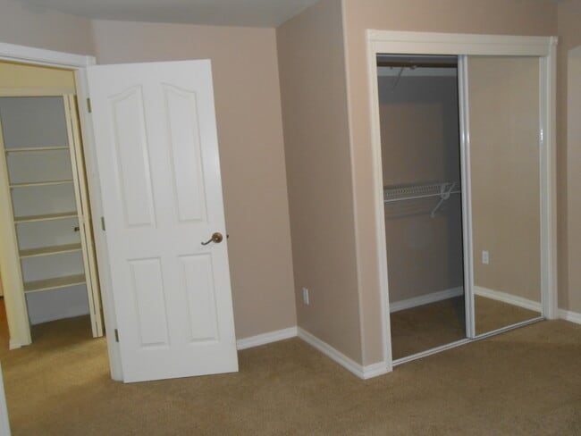 Building Photo - 2396 NE Desert Willow Ct