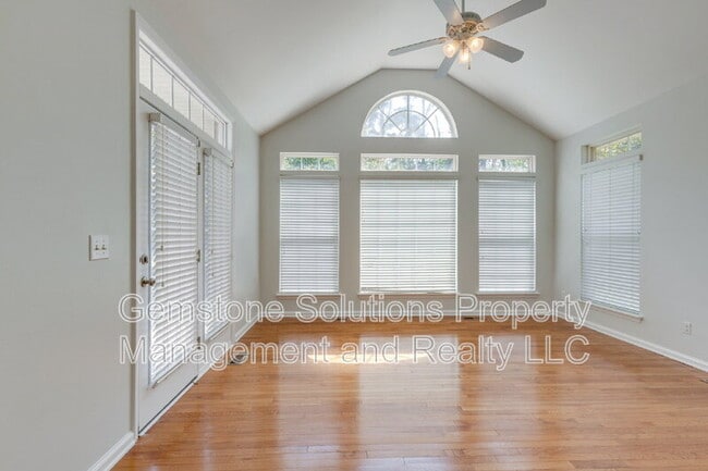 Building Photo - 756 Rolling Fork Dr