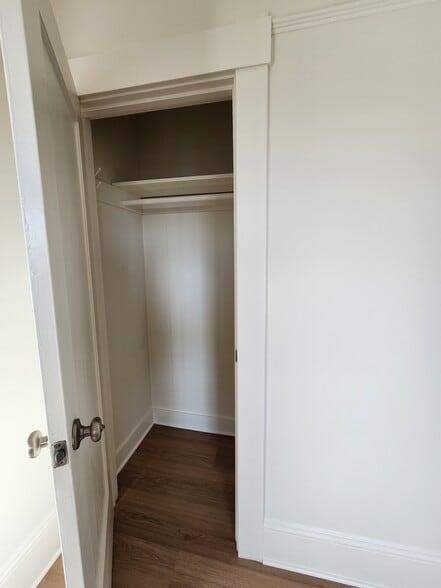 Building Photo - 521 18th Ave