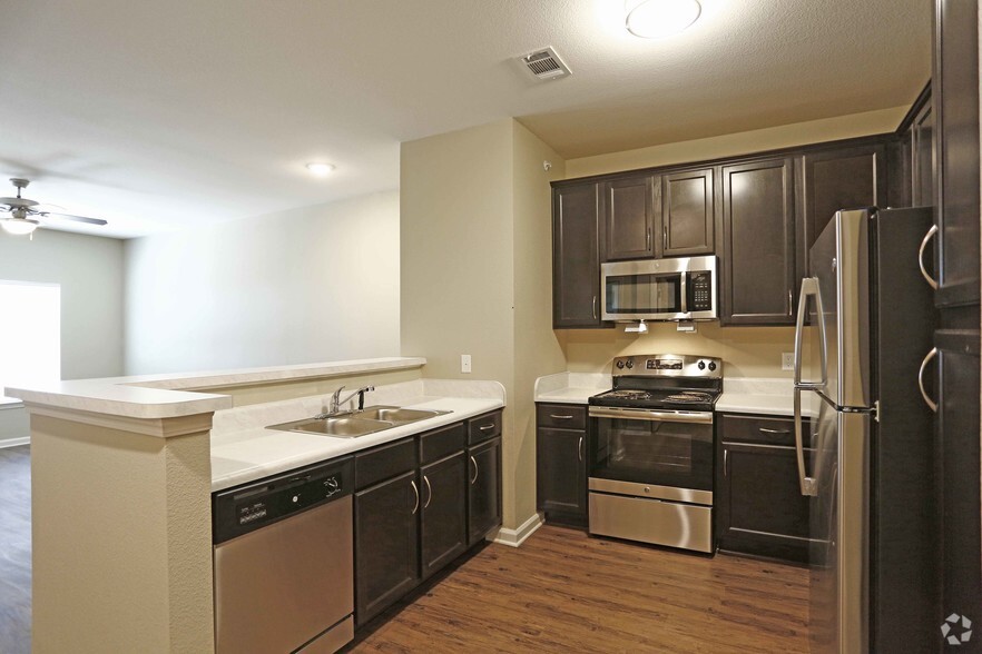 1BR,1BA - 710SF - KITCHEN - Bluff View