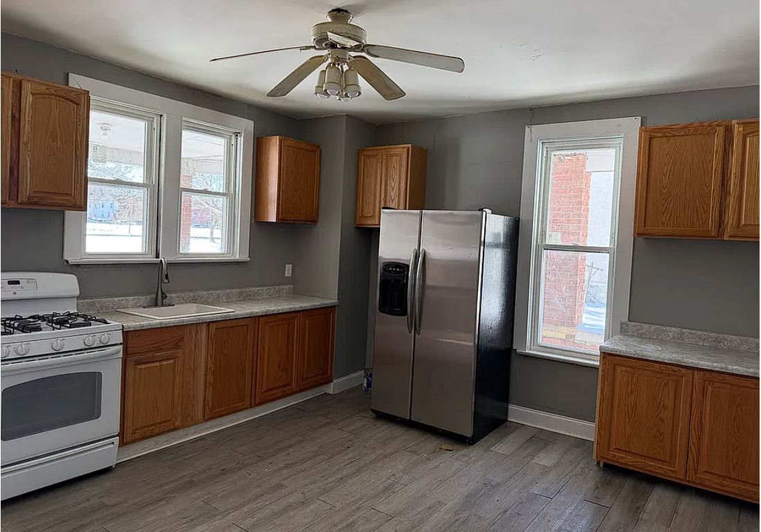 Building Photo - 1410 6th Ave