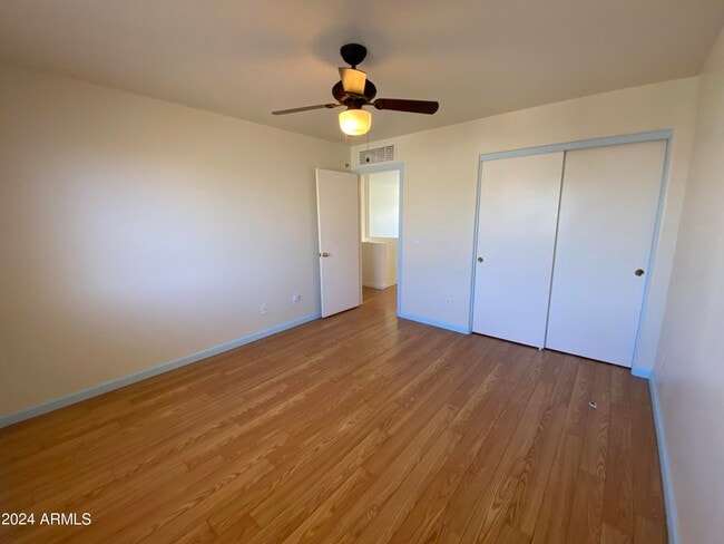 Building Photo - 6724 N 129th Ln