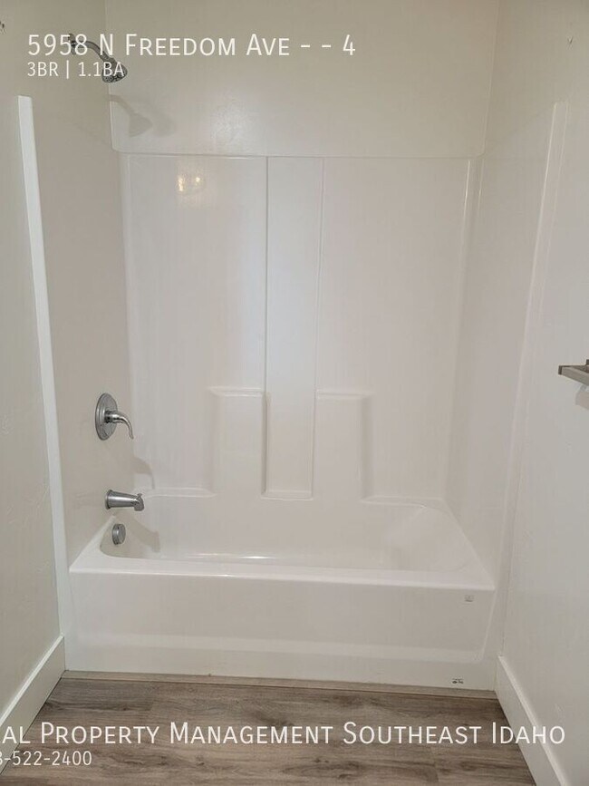 Building Photo - 5958 N Freedom Rd