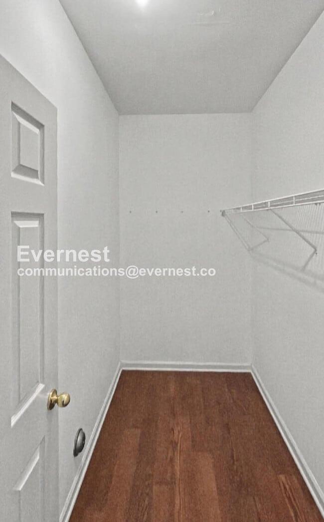 Building Photo - 322 Shelby Forest Dr