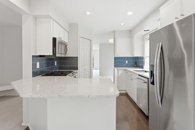 Building Photo - The Entertainer’s Dream