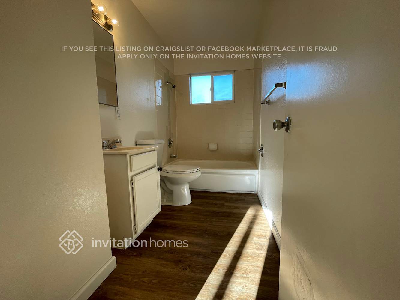 Building Photo - 452 Ladera Dr