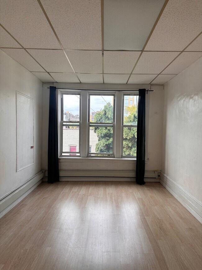 Building Photo - 854-855 55th St