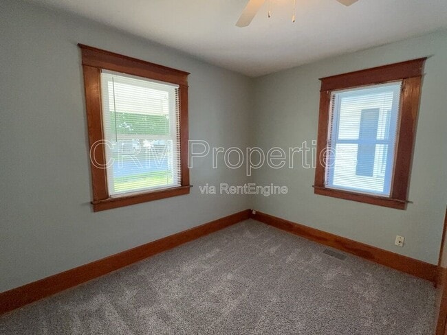 Building Photo - 2125 N Purdum St