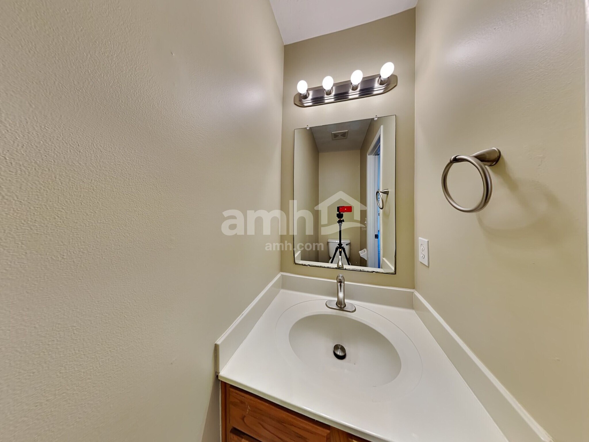 Building Photo - 5469 Boucher Dr