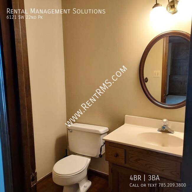 Building Photo - 6121 SW 22nd Park