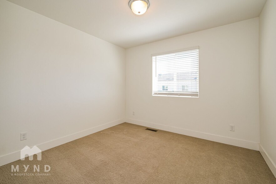 Building Photo - 2677 W 69th Dr