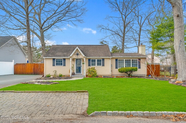 Building Photo - 14 Chestnut St