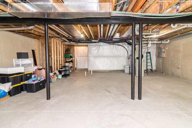 Building Photo - 2544 Oxford Cir