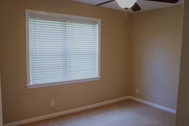 Building Photo - Bossier City, LA - 71112 - Beautifully upd...
