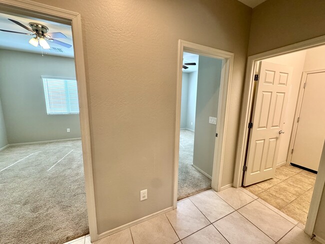 Building Photo - 5576 W Heritage Way