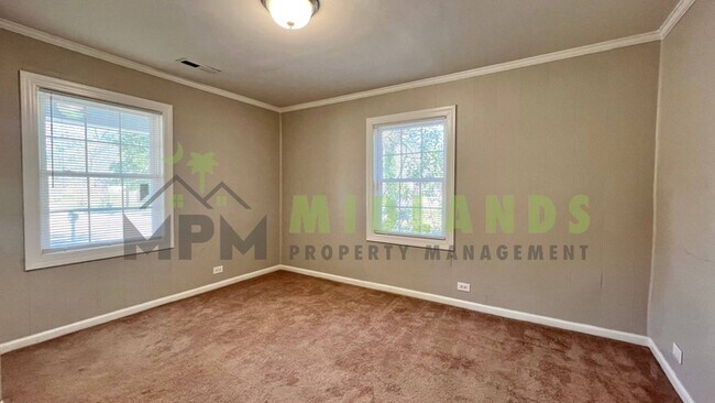 Building Photo - 610 W Hampton Ave