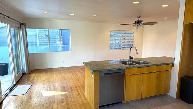 Building Photo - 257 Claremont Ave