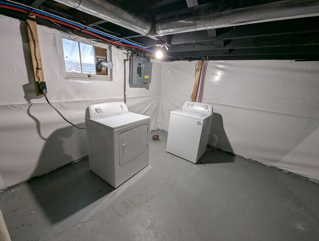 Building Photo - Take Aim at Fletcher - $1000 Security Deposit & 1/2 Off Your First Month!