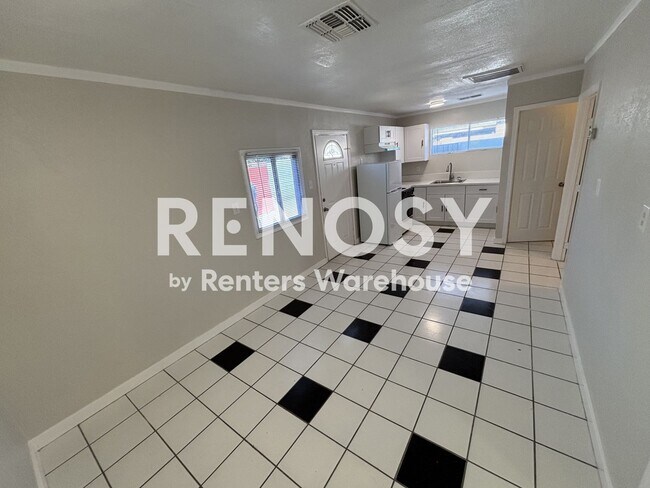 Building Photo - Modern, Solar Energy, 2-Bedroom detached Casita!