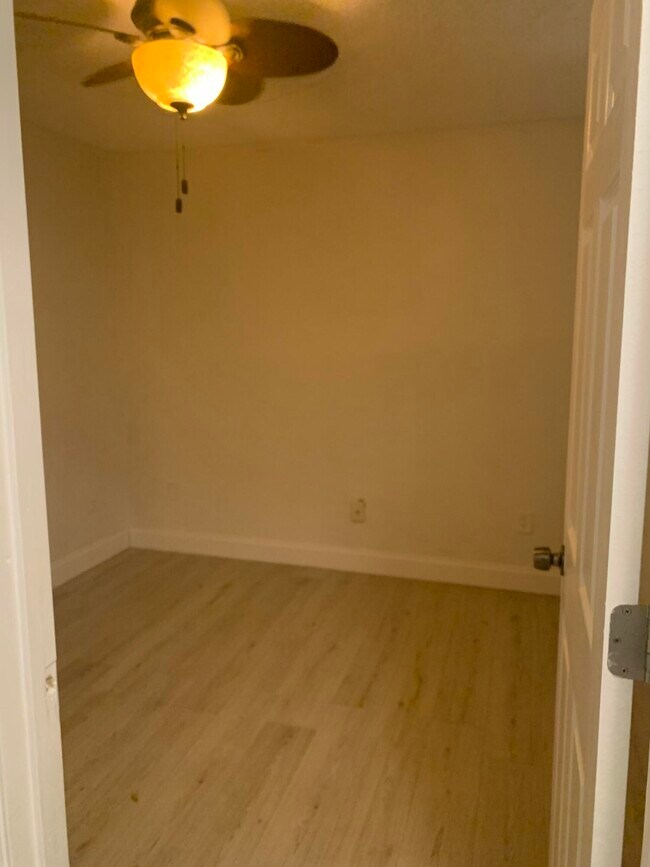 Building Photo - 4212 Palm Bay Cir