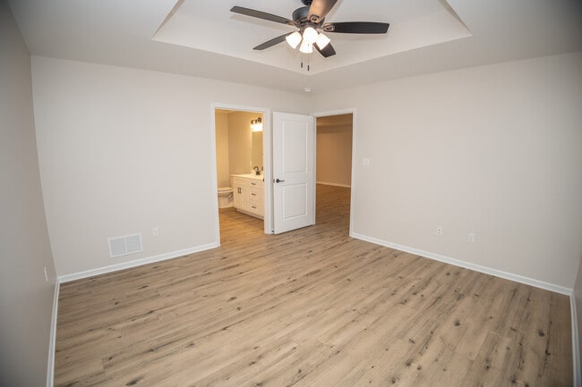 Building Photo - 822 El Dorado Dr