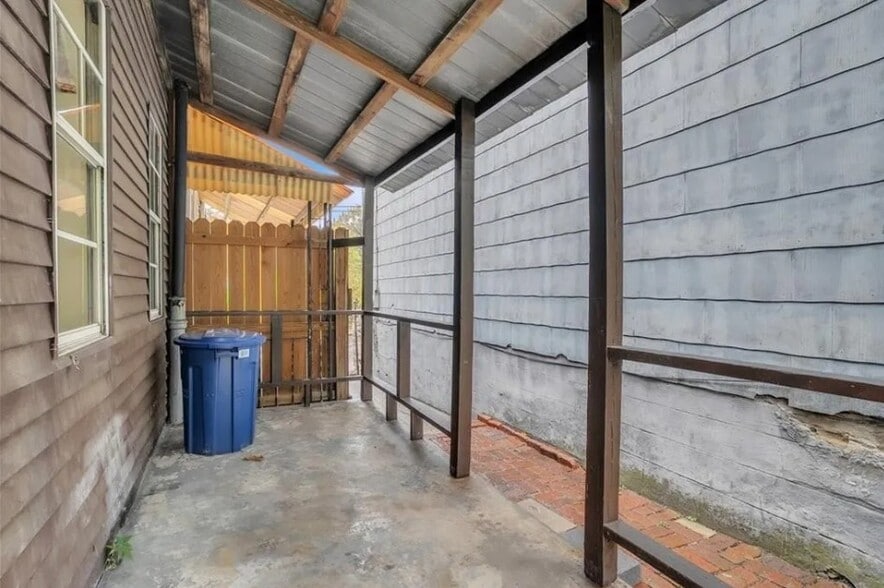 porch - 3240 Rothpletz St