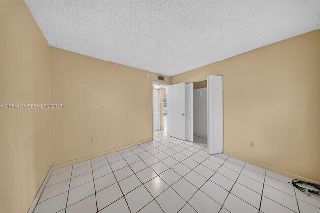 Building Photo - 505 NW 177th St