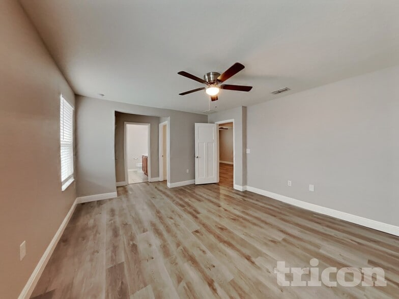 Building Photo - 7105 Feather Wood Dr