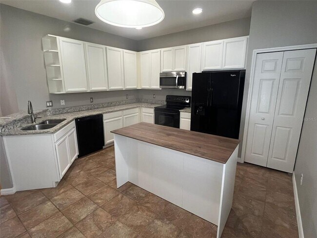 Building Photo - 3436 Gerber Daisy Ln