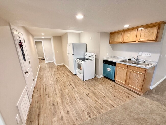 Building Photo - 5629 Far Vista Dr