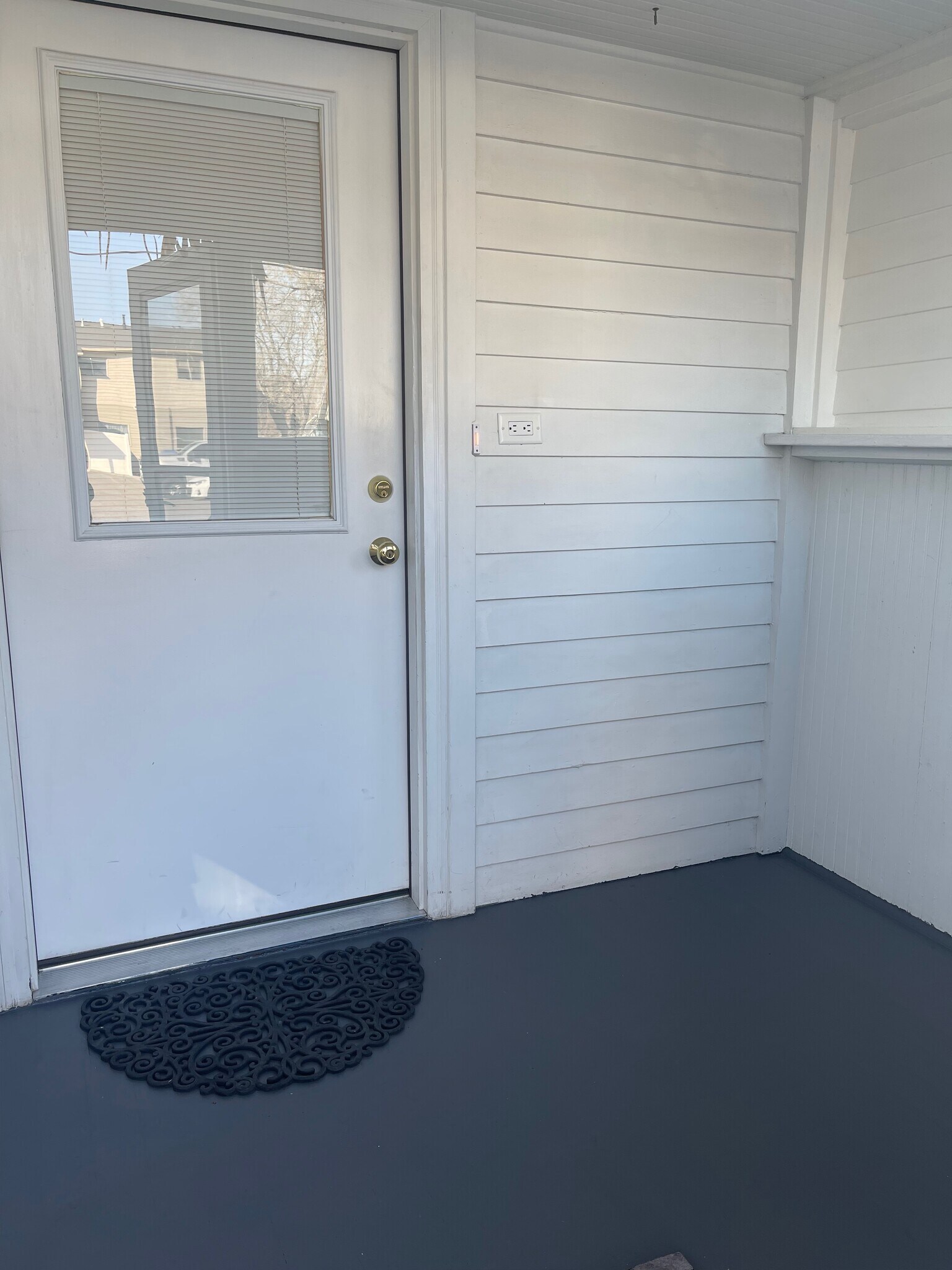back entry - 640 S 4th Ave