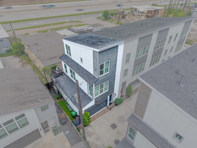 Building Photo - 9614 Riddlewood Ln