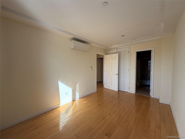 Building Photo - 143-28 41st Ave