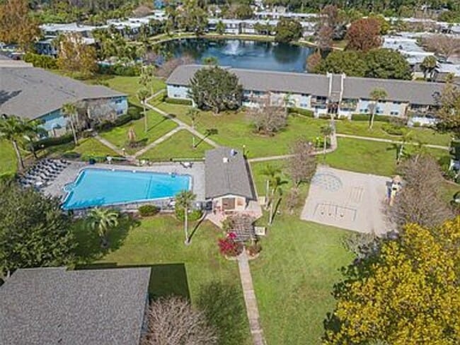 Building Photo - 2 Bed 1 Bath Condo | Pet Friendly | Washer...