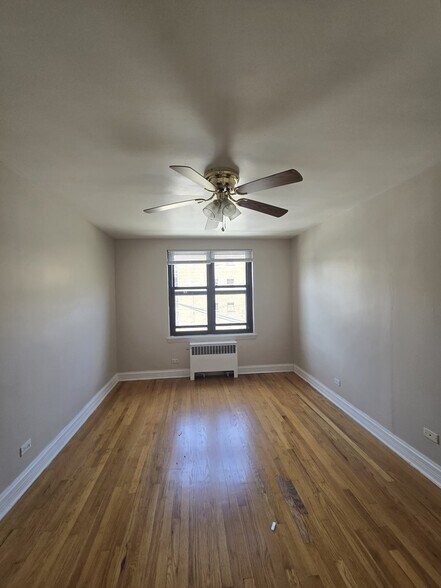 Building Photo - 7322 N Ridge Ave