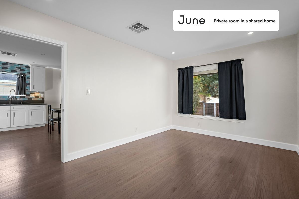 Building Photo - Room in Shared 4 bed/2 bath home