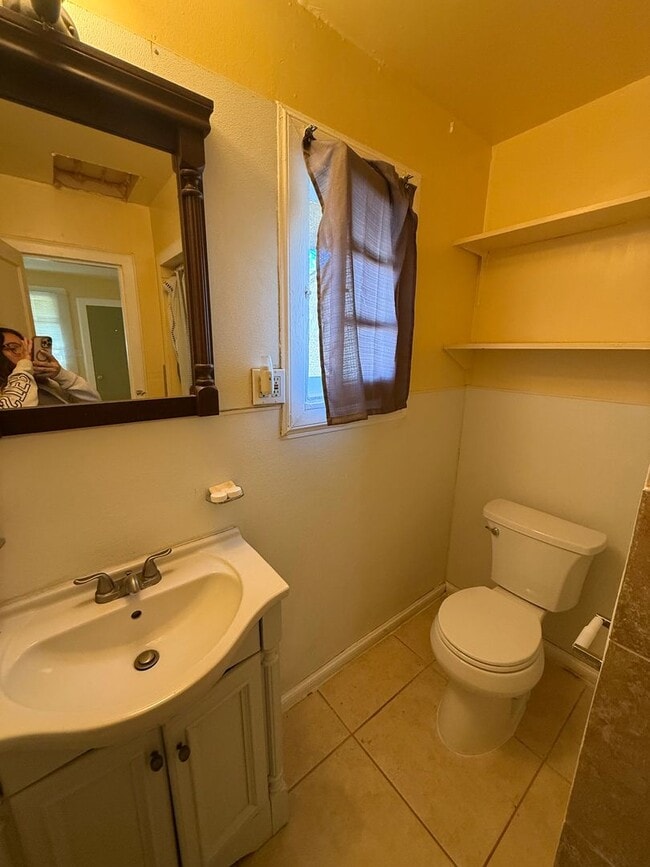 Building Photo - 6568 Desert Queen Ave