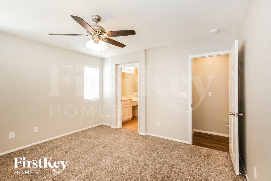 Building Photo - 8944 Amy Olivia Ave