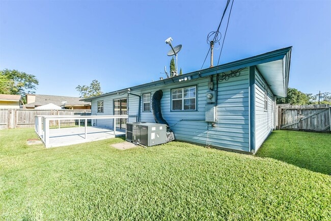 Building Photo - 3706 Ramsey Dr