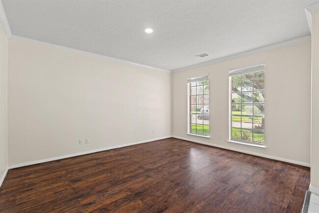 Building Photo - 15810 Mission View Ct