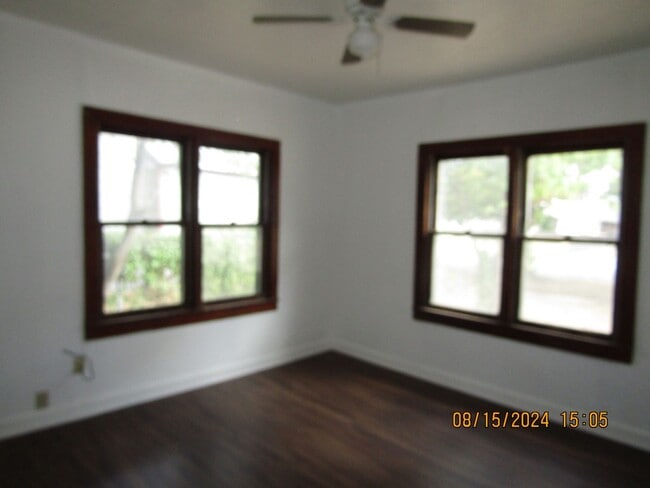 Building Photo - Very nice two-bedroom home located in the ...