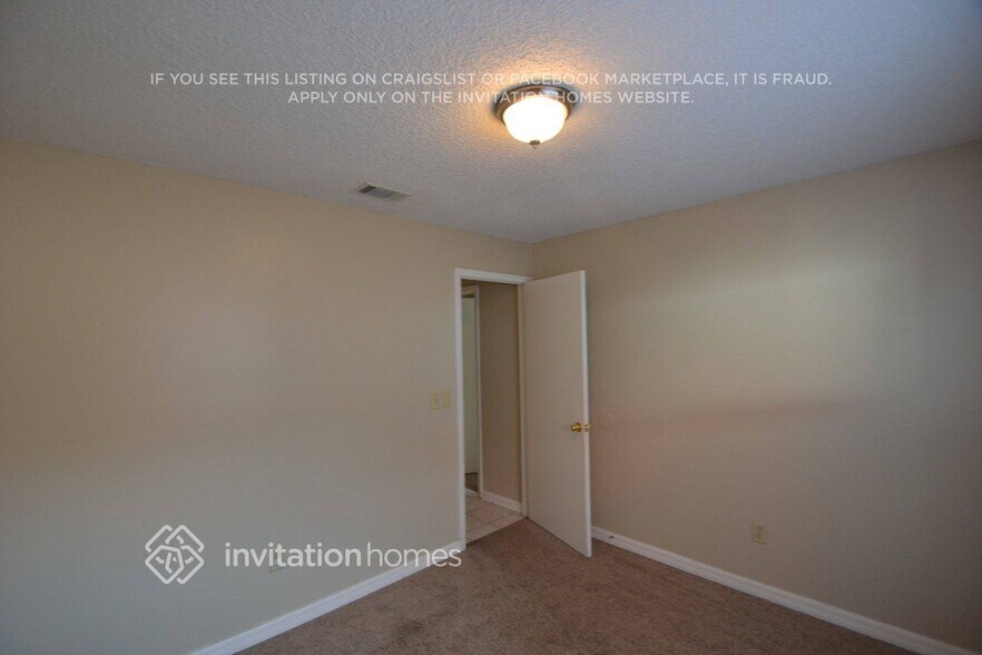 Building Photo - 4636 E Eastwind Dr