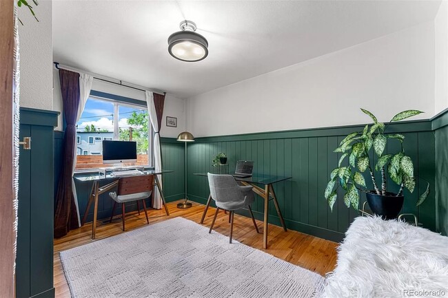 Office or bedroom - 3165 N Saint Paul St