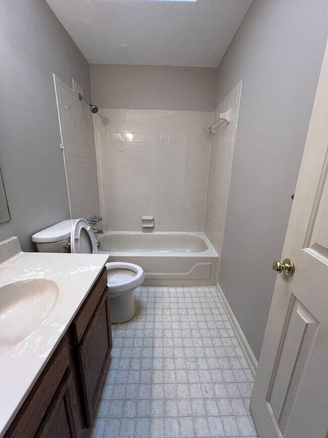 Building Photo - Single Family Corner Lot House located in ...