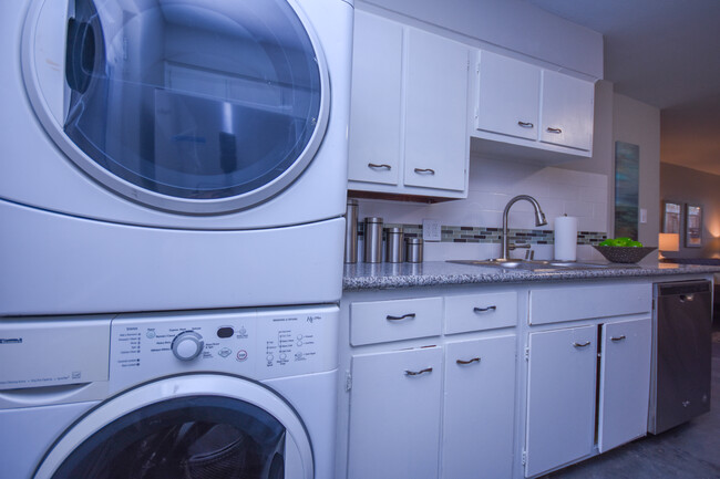 Washer and Dryer - 105 S Meade St