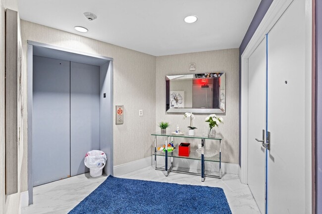Building Photo - Luxury Beachfront Living at Its Finest – Fully Furnished Condo in Prime Fort Lauderdale Location!
