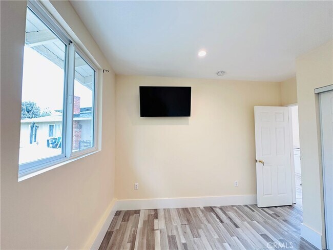 Building Photo - 11598 Cranston Ave
