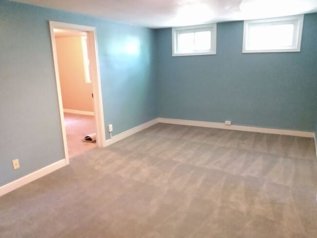 Building Photo - SUPER CUTE 3 BED/2 BATH BUNGALOW IN OLD TO...